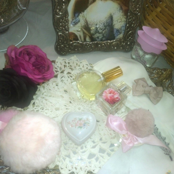 Vintage cottagecore trinket box - Picture 3 of 5